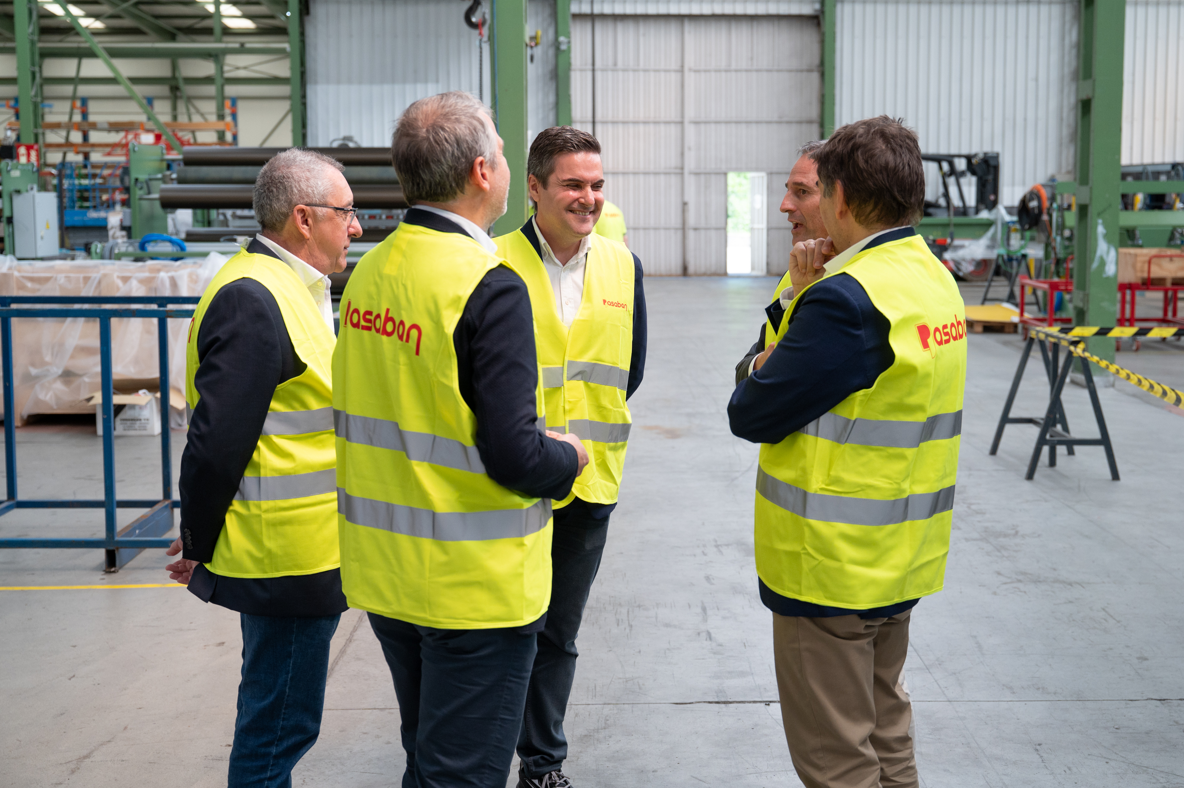 The Minister of Industry at Pasaban’s facilities